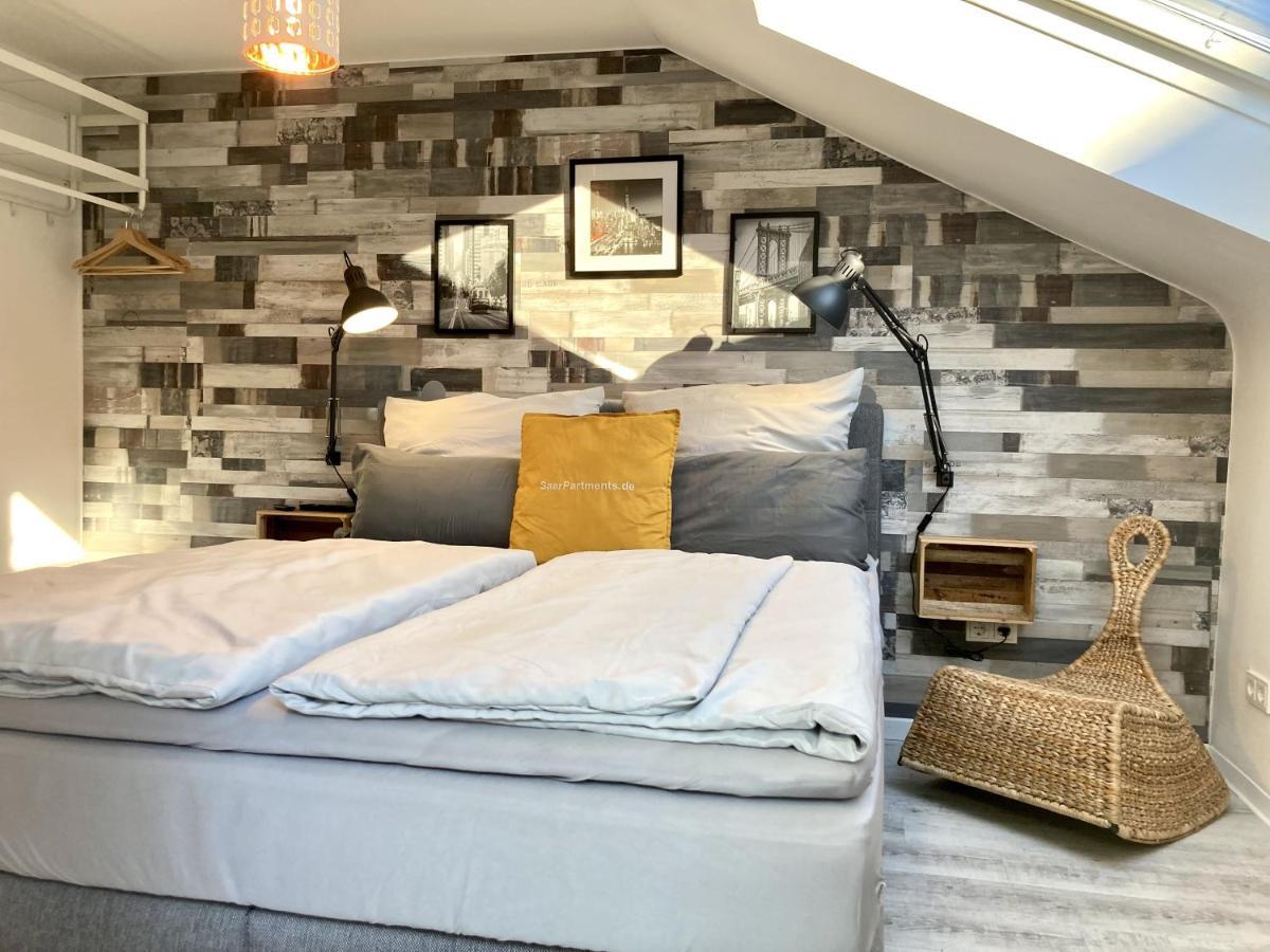 Saarpartments: Adult-only Business & Flats With Netflix