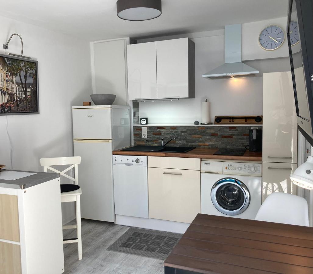 Apartment Saarpartments: Adult-only Business & Flats With Netflix *